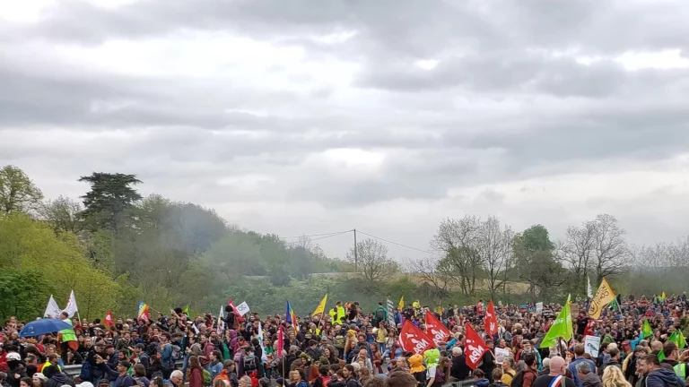 manifestation La Voix Est Libre contre l'A69